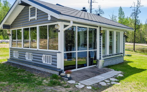 Villa Leinola 2: Træ, Sommerhus, Bjælkehytte, Skov, Skur, Garden Bygninger, Lærk, Woodland, Bejdse