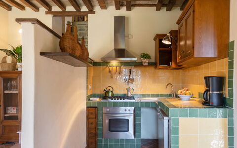 La Vittoria: Værelse, Ejendom, Møbel, Bygning, Countertop, Køkken, Cabinetry, Indretning, Hus, Loft