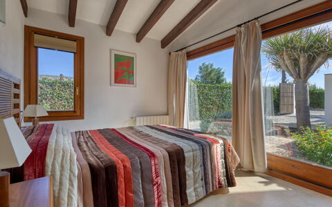 Villa Finca Labranza: Plante, Møbel, Vindue, Komfort, Træ, Textile, Indretning, Skygge, Seng, Himmel
