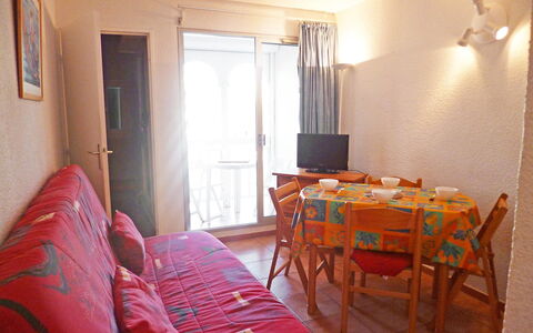 Pointe Vermeille: Værelse, Møbel, Ejendom, Soveværelse, Seng, Bygning, Indretning, Hus, Etage, Ejendom