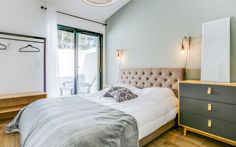 Palot 63: Soveværelse, Møbel, Værelse, Seng, Ejendom, Sengetøj, Indretning, Sengetøj, Bed Frame, Væg