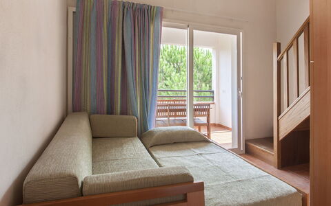 Moriani-Plage 638: Møbel, Værelse, Ejendom, Soveværelse, Seng, Indretning, Bed Frame, Bygning, Sengetøj, Suite