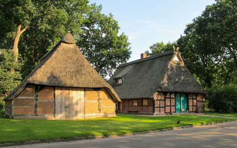 Sandbostel 601: Tækning, Hus, Hjem, Ejendom, Sommerhus, Tag, Bygning, Stuehus, Landdistrikt, Græs