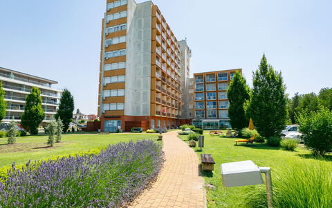 Golden Gate: Plante, Himmel, Bygning, Daytime, Ejendom, Vindue, Hus, Skyscraper, Urban Design, Land Lot