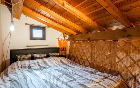 Carametto: Bygning, Ejendom, Møbel, Træ, Komfort, Vindue, Seng, Arkitektur, Bed Frame, Hus
