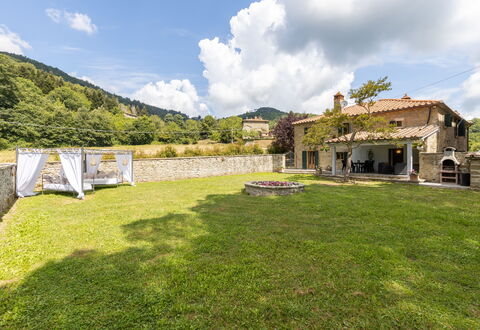 Villa Il Biancospino: Sky, Himmel, Plante, Træ, Land Lot, Græs, Naturlige Landskab, Landskab, Græs-, Ejendom