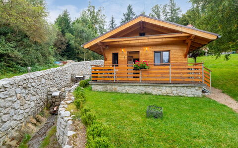Bečov Nad Teplou 2: Plante, Himmel, Bygning, Vindue, Sky, Træ, Hus, Naturlige Landskab, Træ, Land Lot