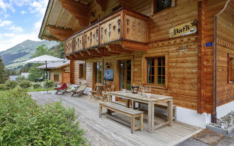 Dörfli: Træ, Sommerhus, Hus, Bjælkehytte, Hårdttræ, Veranda, Lærk, Landsby, Tømmer, Bejdse