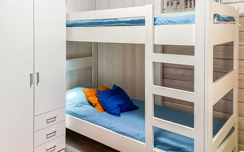 Villa Kaisla: Køjeseng, Soveværelse, Seng, Hylde, Værelse, Sovesal, Reoler, Bed Frame, Sengetøj, Hostel