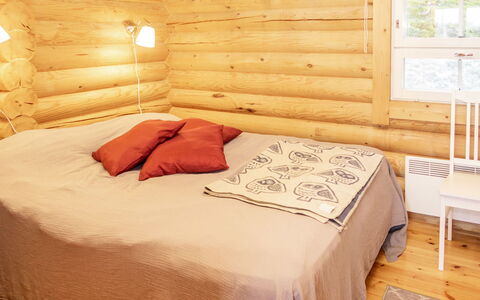 Rukan Roihu: Indretning, Træ, Møbel, Gulvbelægning, Etage, Soveværelse, Seng, Værelse, Belysning, Bed Frame