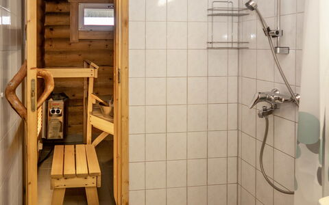 Rukan Roihu: Gulvbelægning, Træ, Etage, Indretning, Sanitærarmatur, Værelse, Vvs, Badeværelse, Bejdse, Toilet