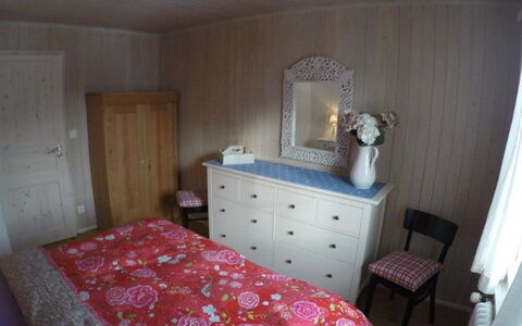 Ariel: Spejl, Bygning, Cabinetry, Møbel, Ejendom, Komfort, Skuffe, Textile, Træ, Seng
