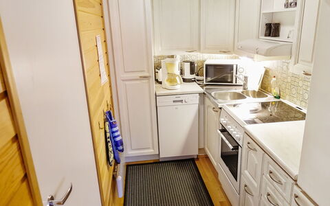 Saariseläntie 8 F 6: Køkken, Gulvbelægning, Køkken Apparat, Større Bandage, Countertop, Indretning, Træ, Cabinetry, Etage, Møbel