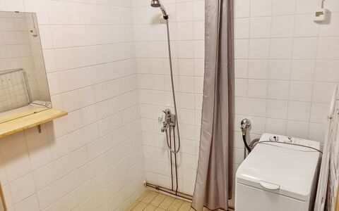 Saariseläntie 8 F 6: Væg, Gulvbelægning, Etage, Sanitærarmatur, Indretning, Vvs, Badeværelse, Værelse, Tap, Flise