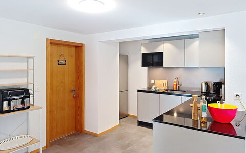 Belvedere: Indretning, Møbel, Gulvbelægning, Køkken, Væg, Countertop, Træ, Loft, Etage, Cabinetry