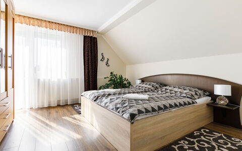 Gabor: Møbel, Ejendom, Bygning, Komfort, Træ, Bed Frame, Indretning, Gulvbelægning, Etage, Skygge
