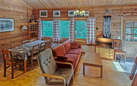 Ylläskuru D 2: Træ, Sommerhus, Hus, Hjem, Bjælkehytte, Loft, Hårdttræ, Bejdse, Stue, Sidespor