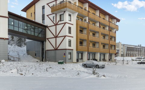 Ylläs Chalets 2101: Møbel, Stol, Udendørs Møbler, Bord, Træ, Udendørs Bord, Køkken & Spisebord, Skygge, Have, Paraply