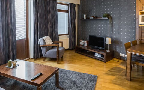 Ylläs Chalets 2101: Møbel, Stol, Udendørs Møbler, Bord, Træ, Udendørs Bord, Køkken & Spisebord, Skygge, Have, Paraply