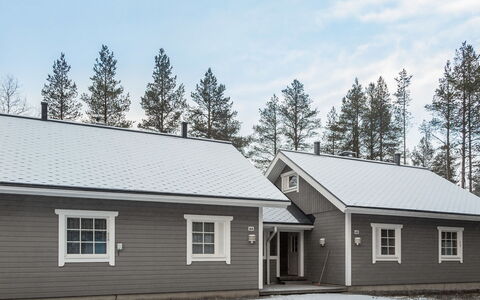 Lapinkulta B: Træ, Sidespor, Hjem, Sommerhus, Hus, Tag, Hældning, Skydevindue, Gård