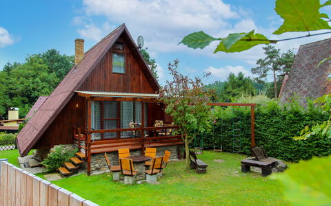 Dehtáře: Sky, Himmel, Plante, Bygning, Træ, Grøn, Naturlige Landskab, Land Lot, Hus, Vegetationen