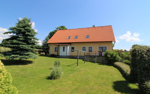 Rokytnice V Orlických Horách: Himmel, Plante, Bygning, Ejendom, Sky, Vindue, Træ, Hus, Naturlige Landskab, Land Lot