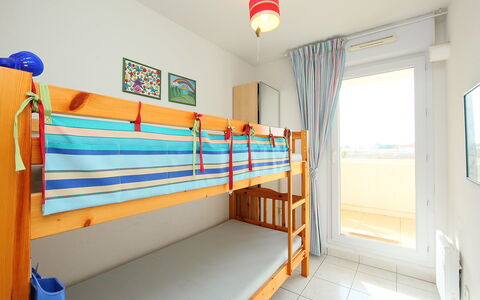 Canet-Plage 180: Værelse, Ejendom, Seng, Møbel, Bygning, Hostel, Indretning, Ejendom, Køjeseng, Loft