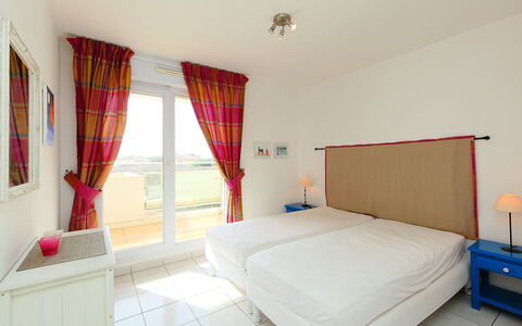 Canet-Plage 180: Soveværelse, Værelse, Ejendom, Møbel, Seng, Indretning, Sengetøj, Bed Frame, Bygning, Hus