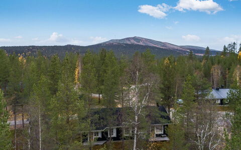 Lomaylläs Hankipolku 2: Altan, Lejlighed, Skygge, Glas, Ejerlejlighed, Gelænder, Veranda, Dagslys, Dæk, Udendørs Møbler