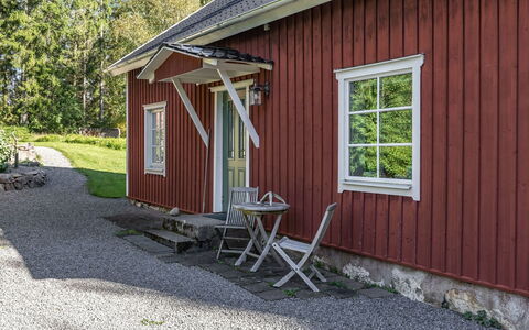 Aspenäs: Plante, Bygning, Ejendom, Vindue, Træ, Træ, Hus, Sommerhus, Græs, Sidespor