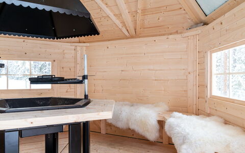 Villa Karren: Træ, Loft, Naturmateriale, Hårdttræ, Vinter, Bejdse, Bjælkehytte, Lysarmatur, Planke, Bjælke