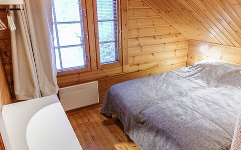 Lomapykälä 1 a: Træ, Sommerhus, Bjælkehytte, Skov, Skur, Garden Bygninger, Lærk, Woodland, Bejdse