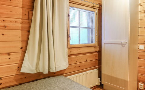 Lomapykälä 1 a: Træ, Sommerhus, Bjælkehytte, Skov, Skur, Garden Bygninger, Lærk, Woodland, Bejdse