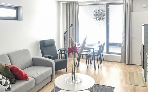 Ylälänsi 3 As 2: Møbel, Indretning, Gulvbelægning, Etage, Couch, Loft, Stue, Værelse, Belysning, Lejlighed
