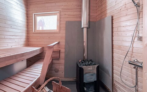 Santerin Torppa: Træ, Sommerhus, Bjælkehytte, Skov, Skur, Garden Bygninger, Lærk, Woodland, Bejdse