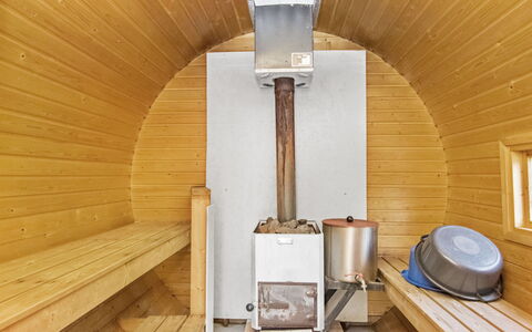 Santerin Torppa: Træ, Sommerhus, Bjælkehytte, Skov, Skur, Garden Bygninger, Lærk, Woodland, Bejdse
