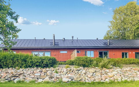 Kirsikkaranta 1: Græs, Busk, Tag, Land Lot, Sommerhus, Bunddække, Stuehus, Have, Estate, Lawn