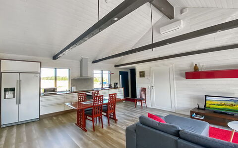 Kirsikkaranta 1: Gulvbelægning, Loft, Træ, Indretning, Etage, Trægulve, Møbel, Belysning, Hårdttræ, Værelse