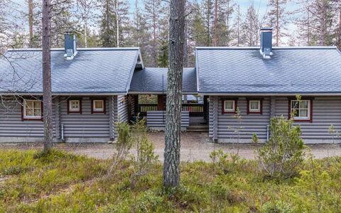 Ylläksen Tunturihonkamaja 5: Møbel, Stol, Udendørs Møbler, Bord, Træ, Udendørs Bord, Køkken & Spisebord, Skygge, Have, Paraply
