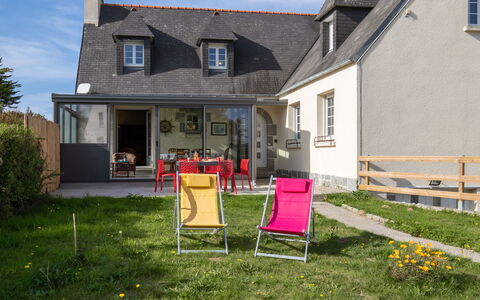 Ty Louarn: Plante, Bygning, Himmel, Ejendom, Vindue, Blomst, Hus, Land Lot, Arkitektur, Græs