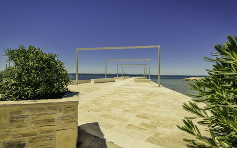 Tone: Vand, Himmel, Sky, Vandressourcer, Azure, Træ, Naturlige Landskab, Strand, Coastal Og Oceaniske Landskabsformer, Plante