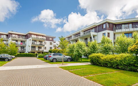 Na Klifie: Sky, Plante, Himmel, Bygning, Daytime, Ejendom, Bil, Vindue, Køretøj, Urban Design