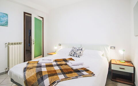 Luino 400: Hjem, Lejlighed, Soveværelse, Seng, Hotel, Sengetøj, Bed Frame, Sengetøj, Boutique Hotel