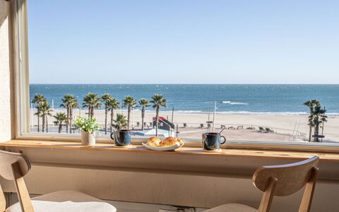 Canet-Plage 670: Krop Af Vand, Møbel, Hav, Strand, Kyst, Coastal Og Oceaniske Landskabsformer, Ocean, Stol, Udendørs Møbler, Kyst