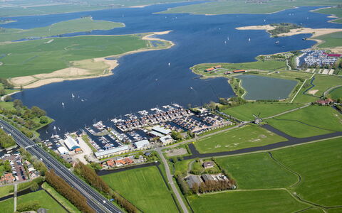 Campi 400: Vand, Vandressourcer, Krop Af Vand, Båd, Vandvej, Marina, Kanal, Vandfartøjer, Coastal Og Oceaniske Landskabsformer, Dok