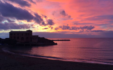Nina Home - Levanto: Himmel, Vand, Horisont, Krop Af Vand, Afterglow, Skumring, Solnedgang, Hav, Coastal Og Oceaniske Landskabsformer
