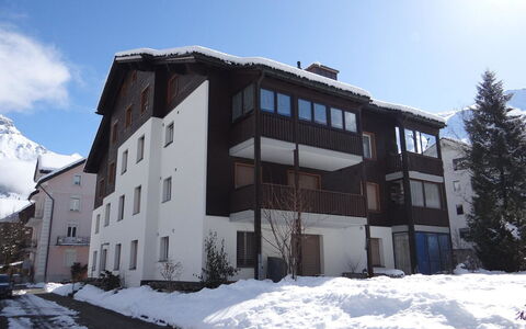 Dorfstrasse 53A: Himmel, Plante, Bygning, Sky, Vindue, Træ, Hus, Træ, Urban Design, Hældning