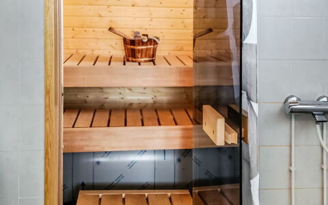 Aurinkoalppi 11A: Møbel, Stol, Udendørs Møbler, Bord, Træ, Udendørs Bord, Køkken & Spisebord, Skygge, Have, Paraply