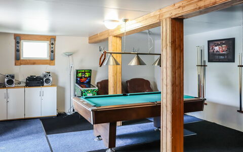 Uulanlinna B, Paritalo: Møbel, Stol, Udendørs Møbler, Bord, Træ, Udendørs Bord, Køkken & Spisebord, Skygge, Have, Paraply