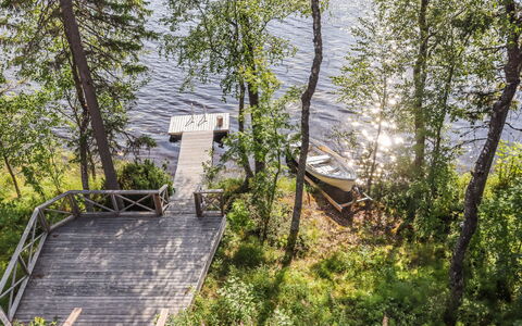 Uulanlinna B, Paritalo: Møbel, Stol, Udendørs Møbler, Bord, Træ, Udendørs Bord, Køkken & Spisebord, Skygge, Have, Paraply
